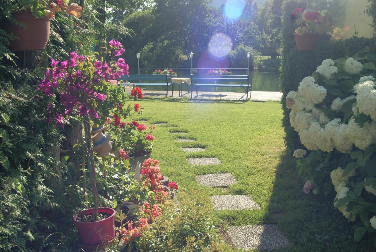 Ferienwohnungen Schiller Landskron Esterno foto