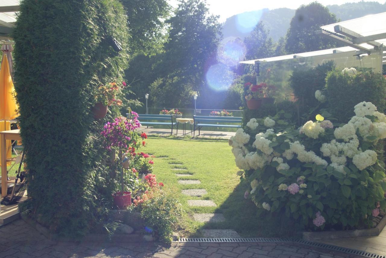 Ferienwohnungen Schiller Landskron Esterno foto